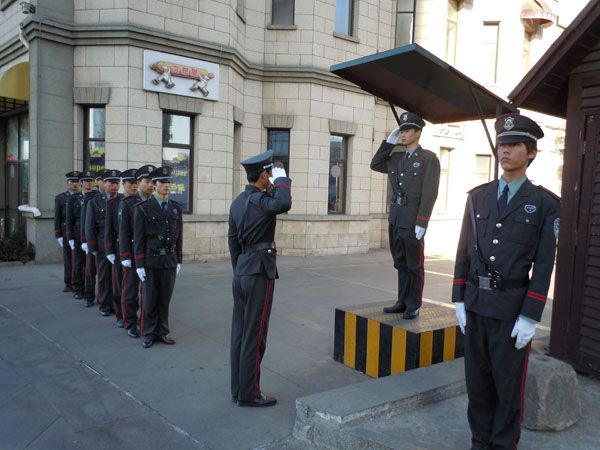 保安服務(wù)公司成為新興服務(wù)行業(yè)